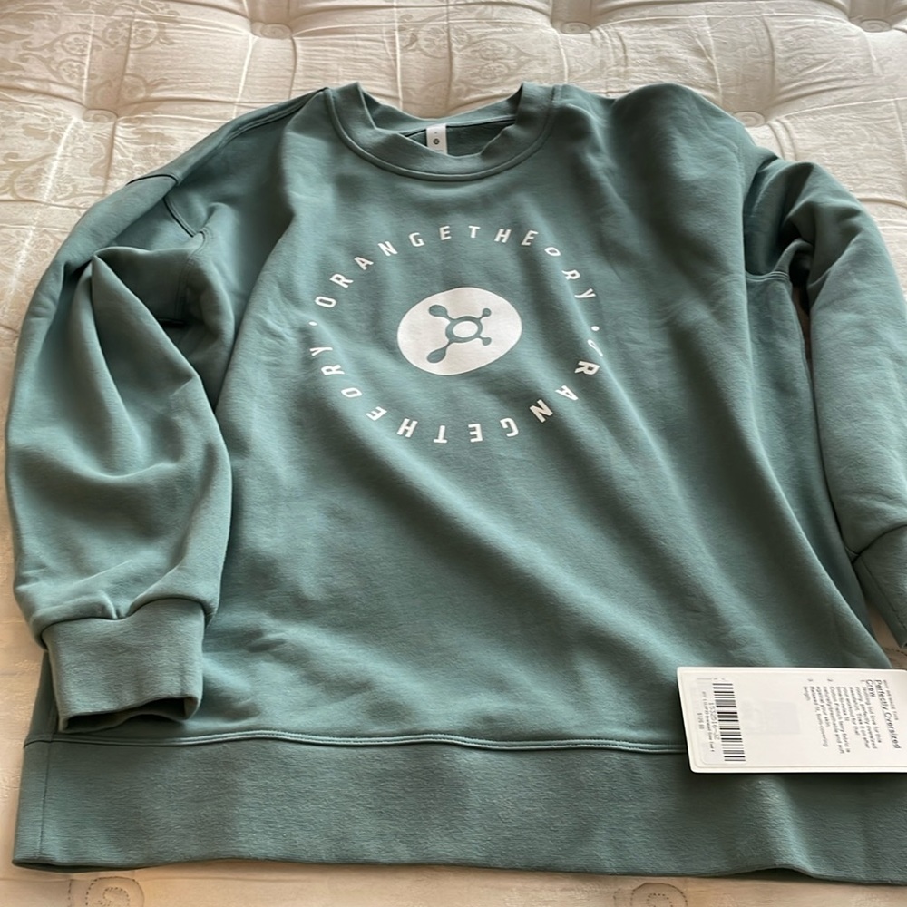 OTF Lululemon Perfectly Oversized Crew NWT